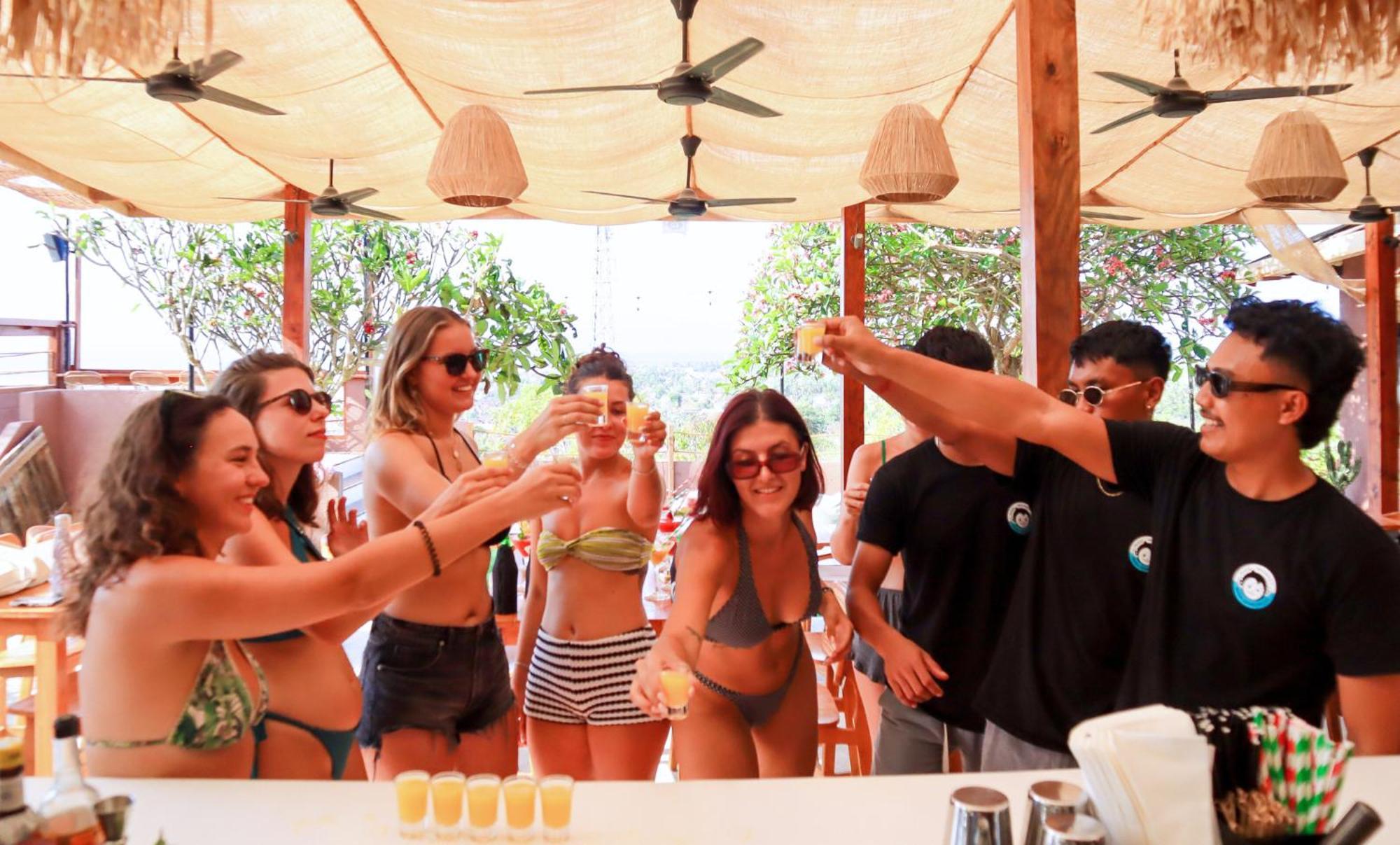 Mad Monkey Nusa Lembongan Luaran gambar