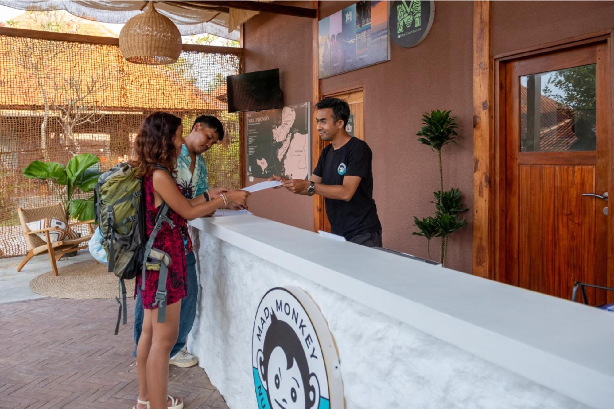 Mad Monkey Nusa Lembongan Luaran gambar
